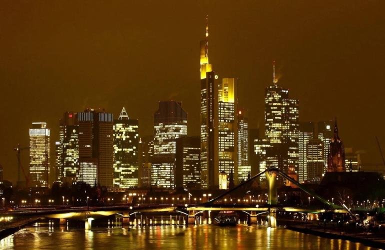 حيازات البنوك الأوروبية من السندات الحكومية تقفز 14 % وتُنذر بأزمة ديون